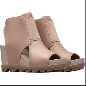 Sorel joanie ii cut-out bootie size 9
